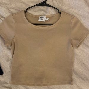 Princess polly classic cropped tee in beige